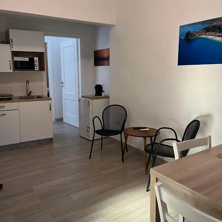 Ladependance Hotel apartamentowy Scilla