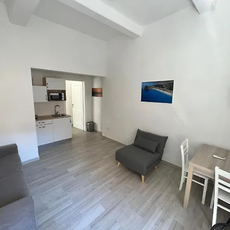Ladependance 3* Scilla